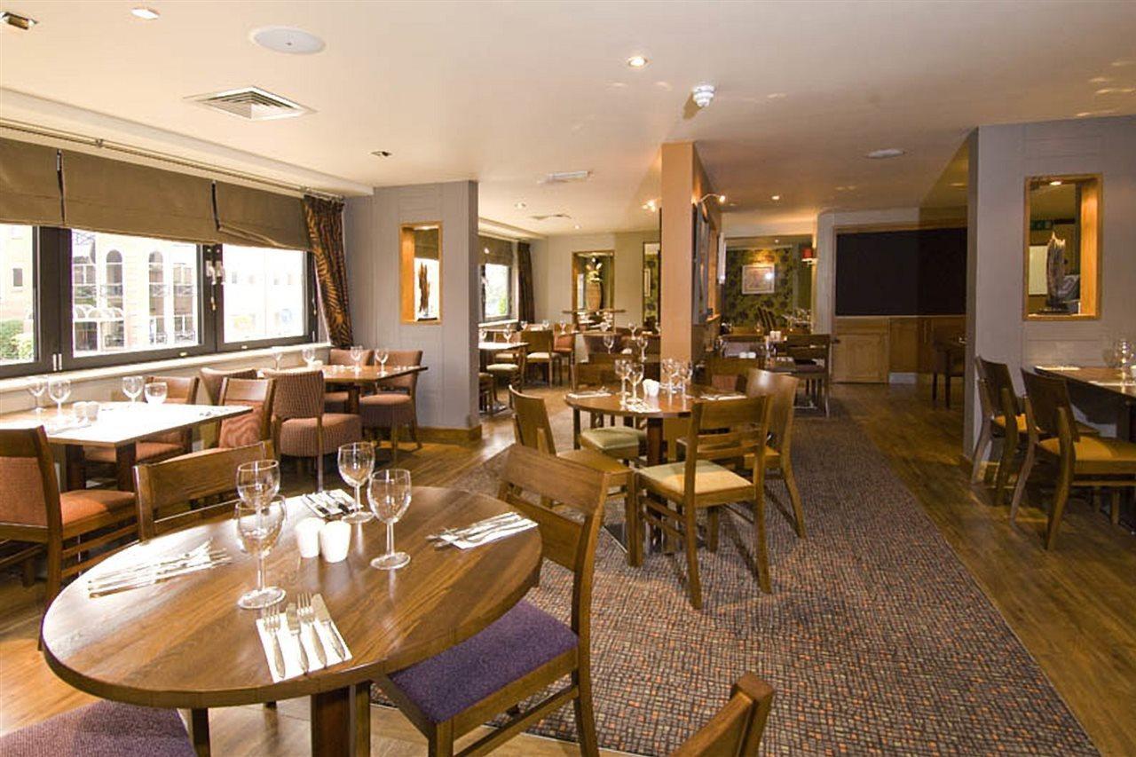 Premier Inn Brentwood Extérieur photo