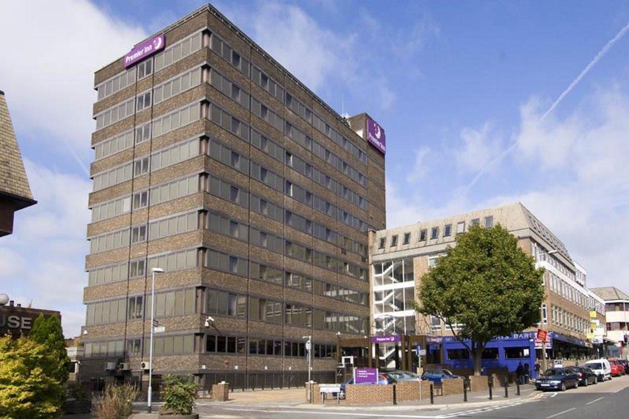Premier Inn Brentwood Extérieur photo