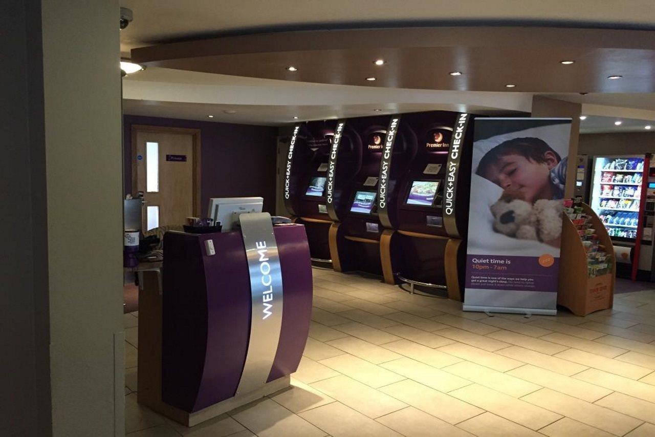 Premier Inn Brentwood Extérieur photo