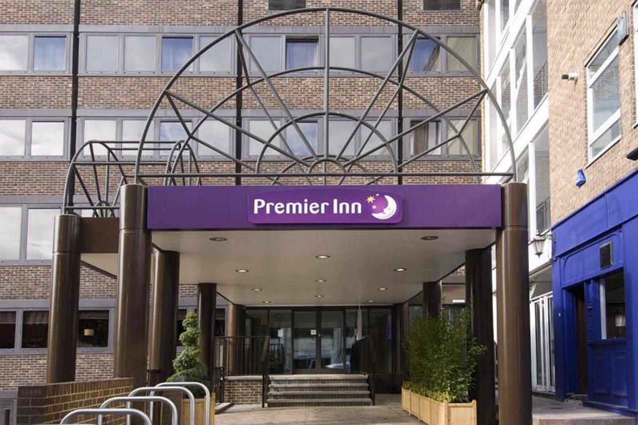 Premier Inn Brentwood Extérieur photo